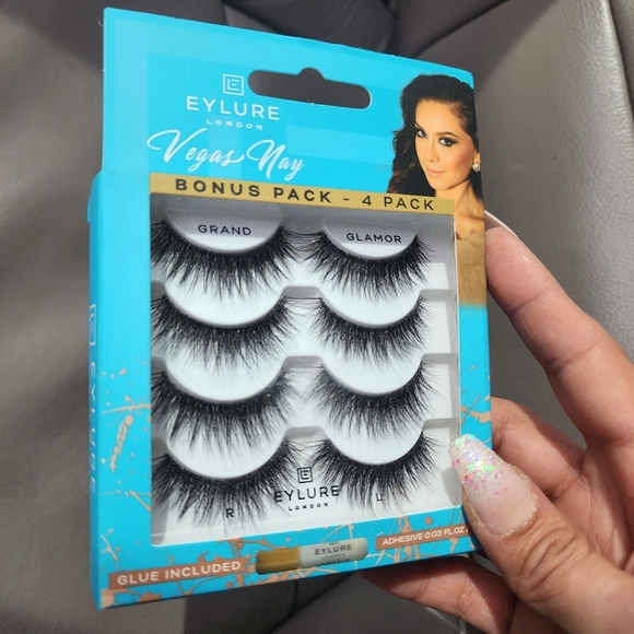 Eylure Vegas Nay Collection Grand Glamor Strip Lash Bonus Pack w/ Glue Included - Picture 1 of 2